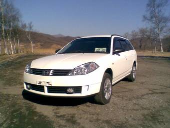 2004 Nissan Wingroad Pictures