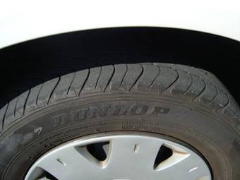 2004 Nissan Wingroad Pictures