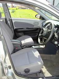 2004 Nissan Wingroad Images