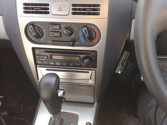 2004 Nissan Wingroad Pics
