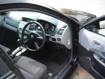 2004 Nissan Wingroad Photos