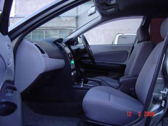 2004 Nissan Wingroad Wallpapers