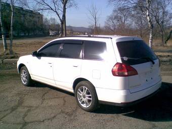 2004 Nissan Wingroad Photos