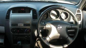 2004 Nissan Wingroad Pictures