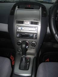 2004 Nissan Wingroad Photos