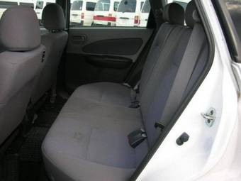 2004 Nissan Wingroad Photos