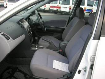 2004 Nissan Wingroad Pictures