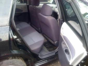 2004 Nissan Wingroad Pictures