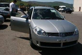 2004 Nissan Wingroad Photos