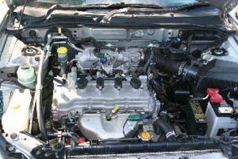 2004 Nissan Wingroad Photos