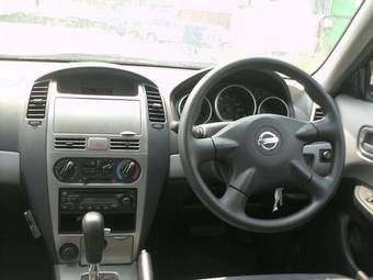 2004 Nissan Wingroad Photos