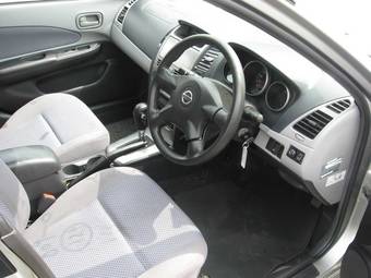 2004 Nissan Wingroad Photos