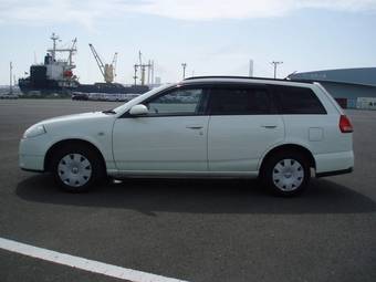 2004 Nissan Wingroad Images