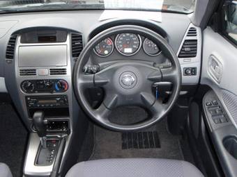 2004 Nissan Wingroad Pictures