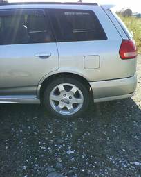 2004 Nissan Wingroad Pictures