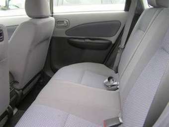 2005 Nissan Wingroad Photos