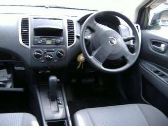 2005 Nissan Wingroad Pictures