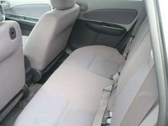 2005 Nissan Wingroad Images
