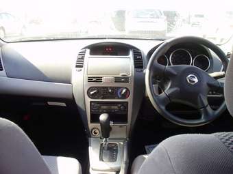 2005 Nissan Wingroad Photos