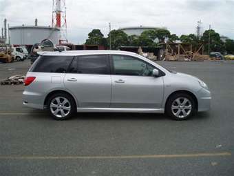 2005 Nissan Wingroad Photos