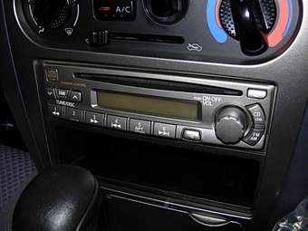 2005 Nissan Wingroad Pics