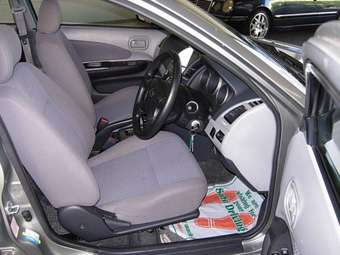 2005 Nissan Wingroad Pictures