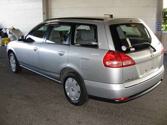 2005 Nissan Wingroad Images