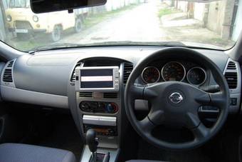 2005 Nissan Wingroad Images