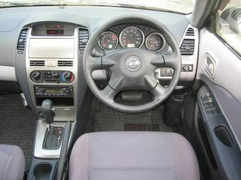 2005 Nissan Wingroad Photos
