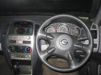 2005 Nissan Wingroad Photos