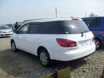 2005 Nissan Wingroad Pictures