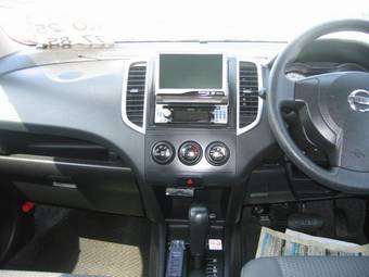 2005 Nissan Wingroad Pics