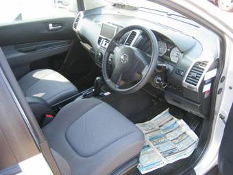2005 Nissan Wingroad Images