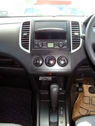 2005 Nissan Wingroad Pictures