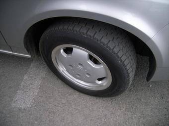 2005 Nissan Wingroad Pics