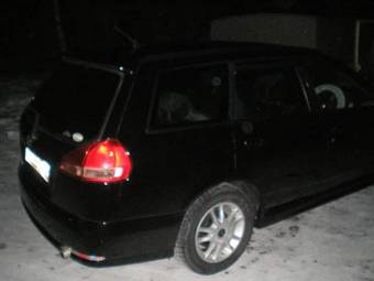 2005 Nissan Wingroad Images
