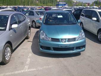 2005 Nissan Wingroad Photos