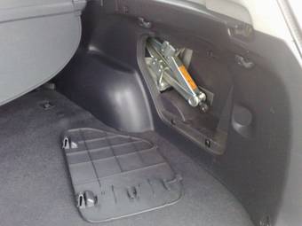 2005 Nissan Wingroad Photos