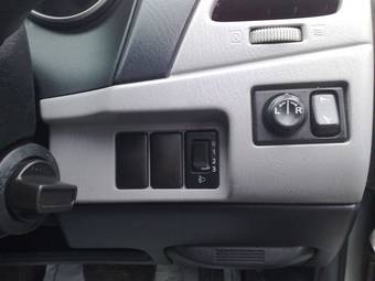 2005 Nissan Wingroad Pics