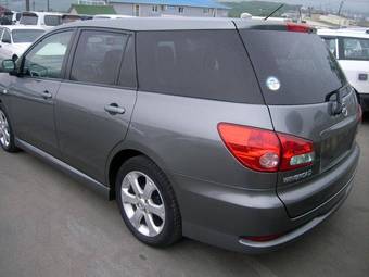 2005 Nissan Wingroad Photos