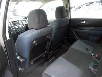 2005 Nissan Wingroad Photos