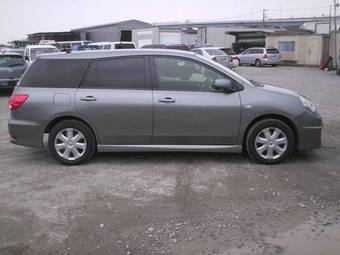 2005 Nissan Wingroad Pictures