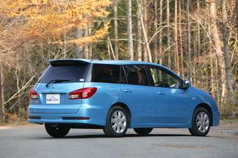 2005 Nissan Wingroad Photos