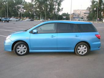 2005 Nissan Wingroad Photos