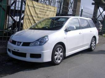 2005 Nissan Wingroad Photos