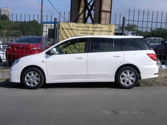 2005 Nissan Wingroad Pictures