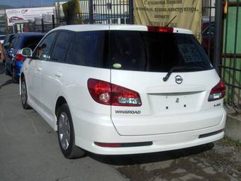 2005 Nissan Wingroad Photos