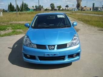 2005 Nissan Wingroad Photos