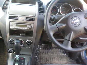 2005 Nissan Wingroad Photos