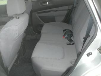 2005 Nissan Wingroad Photos